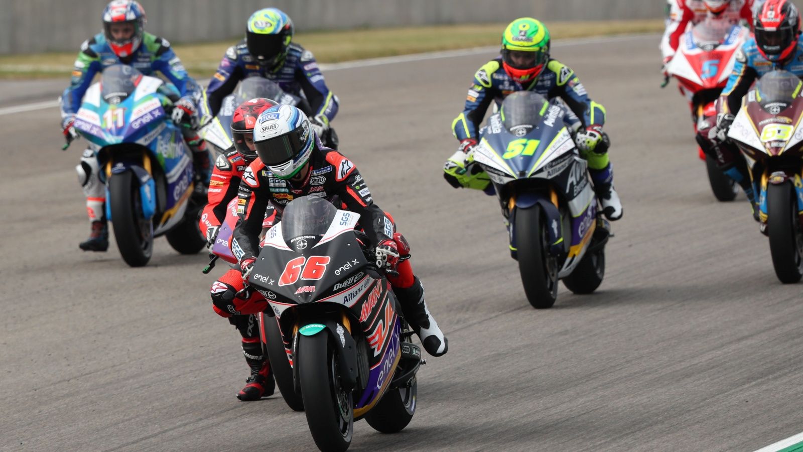 Salida de la primera carrera de MotoE en Alemania (Foto: Gold & Goose).