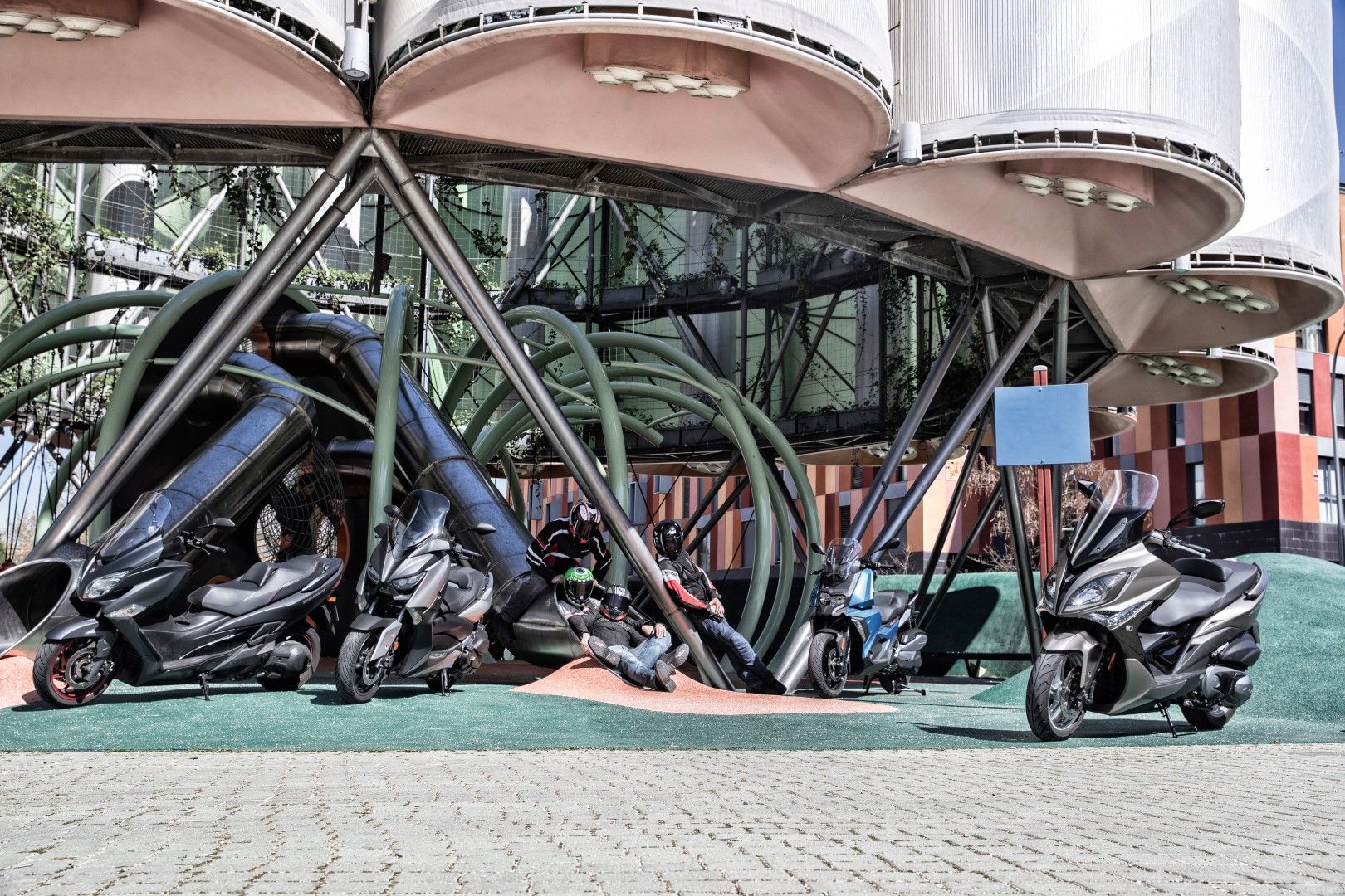 Comparativa Scooter 400: BMW C 400 X, KYMCO Xciting 400, Suzuki Burgman 400, Yamaha XMAX 400