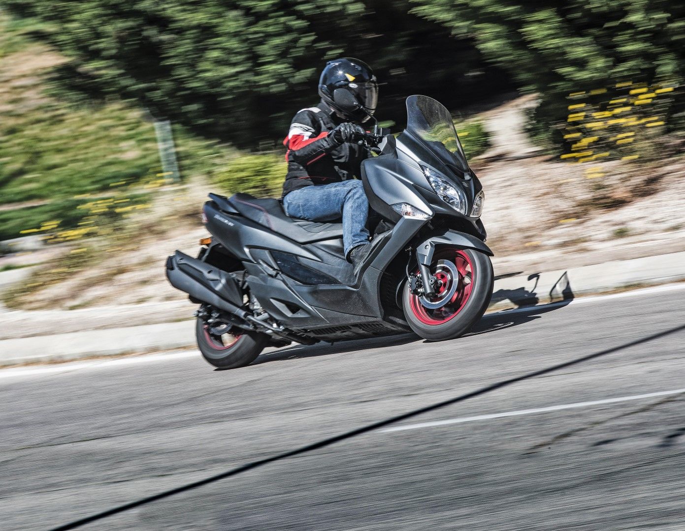 Comparativa Scooter 400: BMW C 400 X, KYMCO Xciting 400, Suzuki Burgman 400, Yamaha XMAX 400