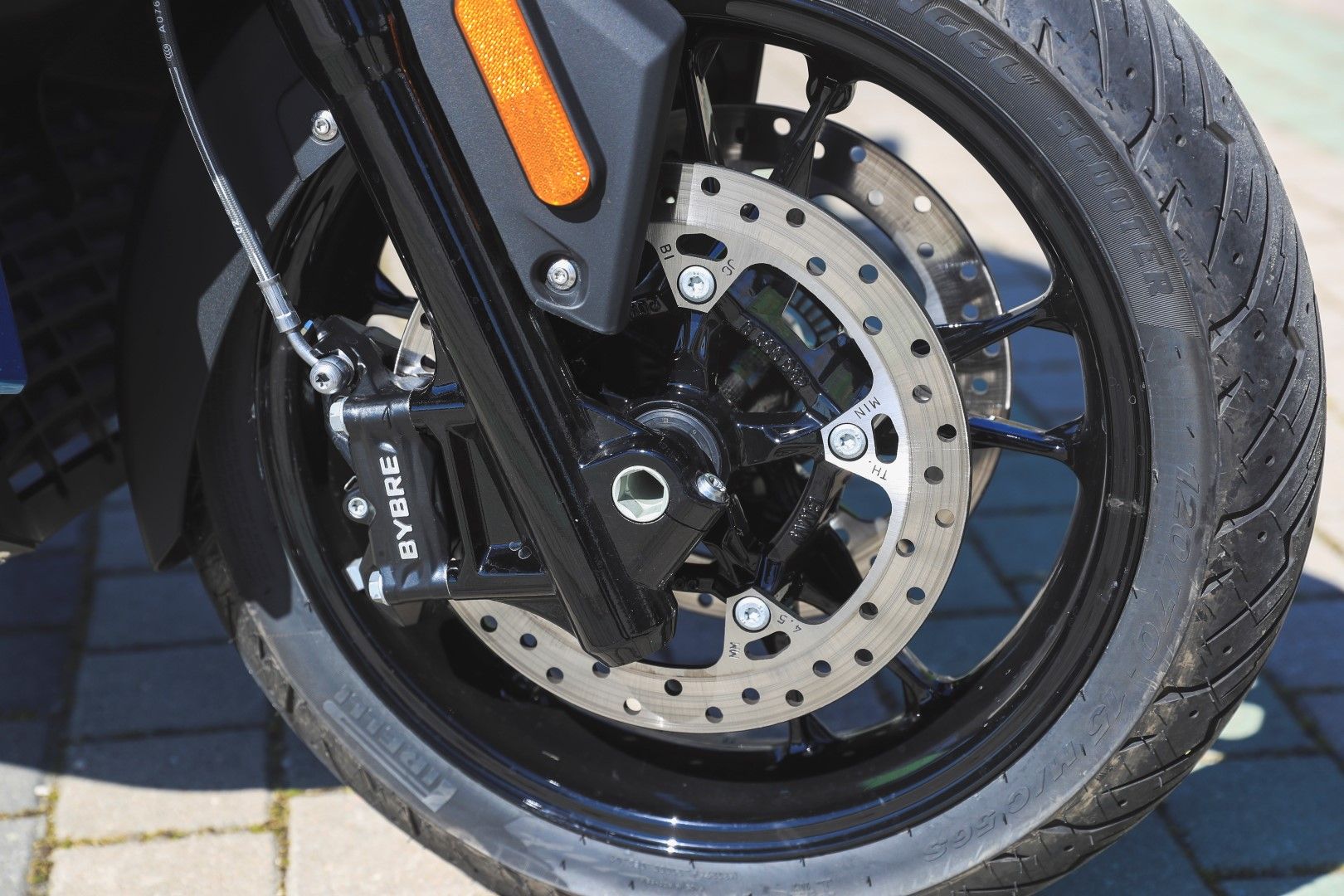 Comparativa Scooter 400: BMW C 400 X, KYMCO Xciting 400, Suzuki Burgman 400, Yamaha XMAX 400