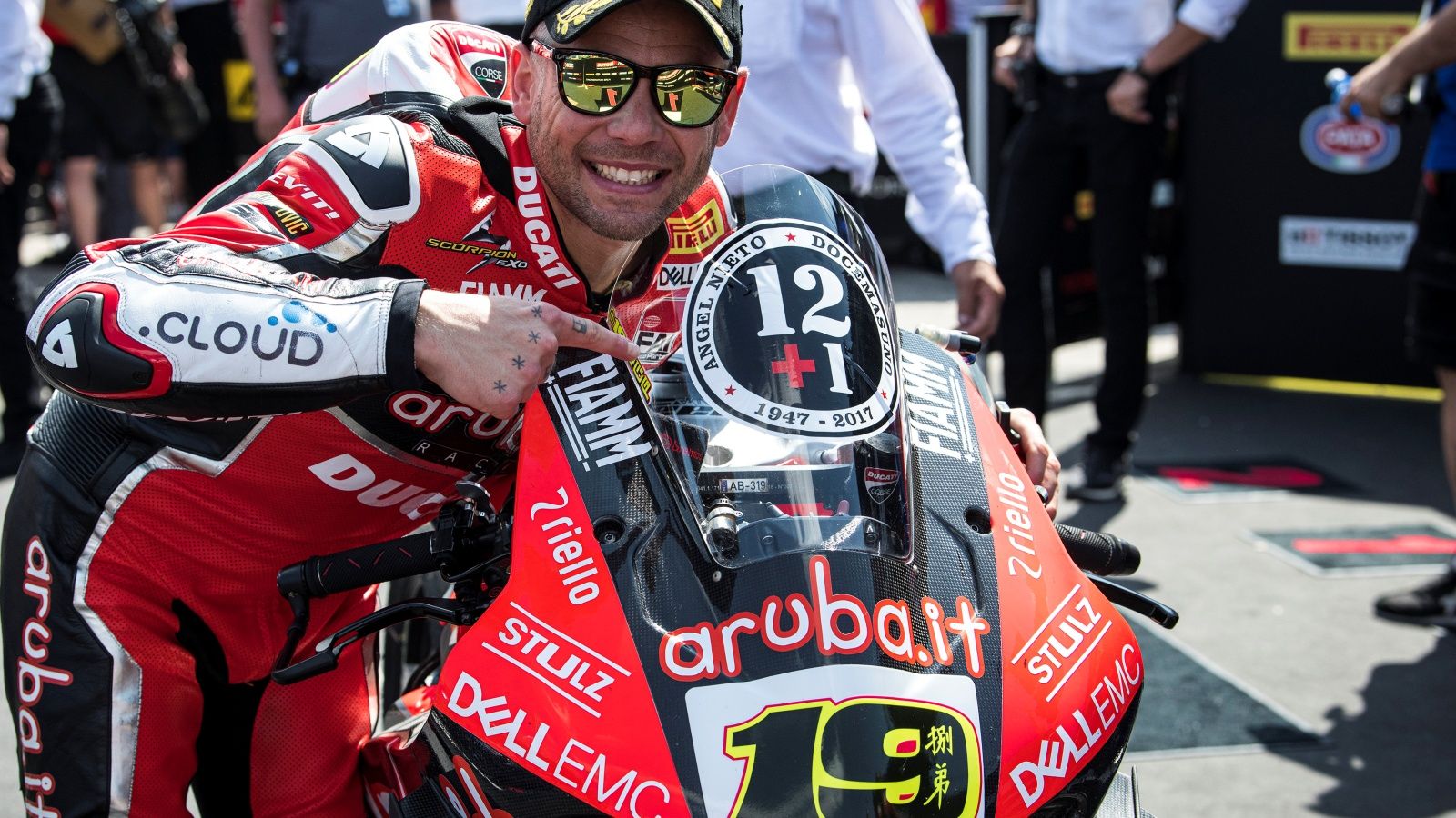 Álvaro Bautista dedica su triunfo 12 1 del año a Ángel Nieto (Fotos: Ducati / Gold & Goose).