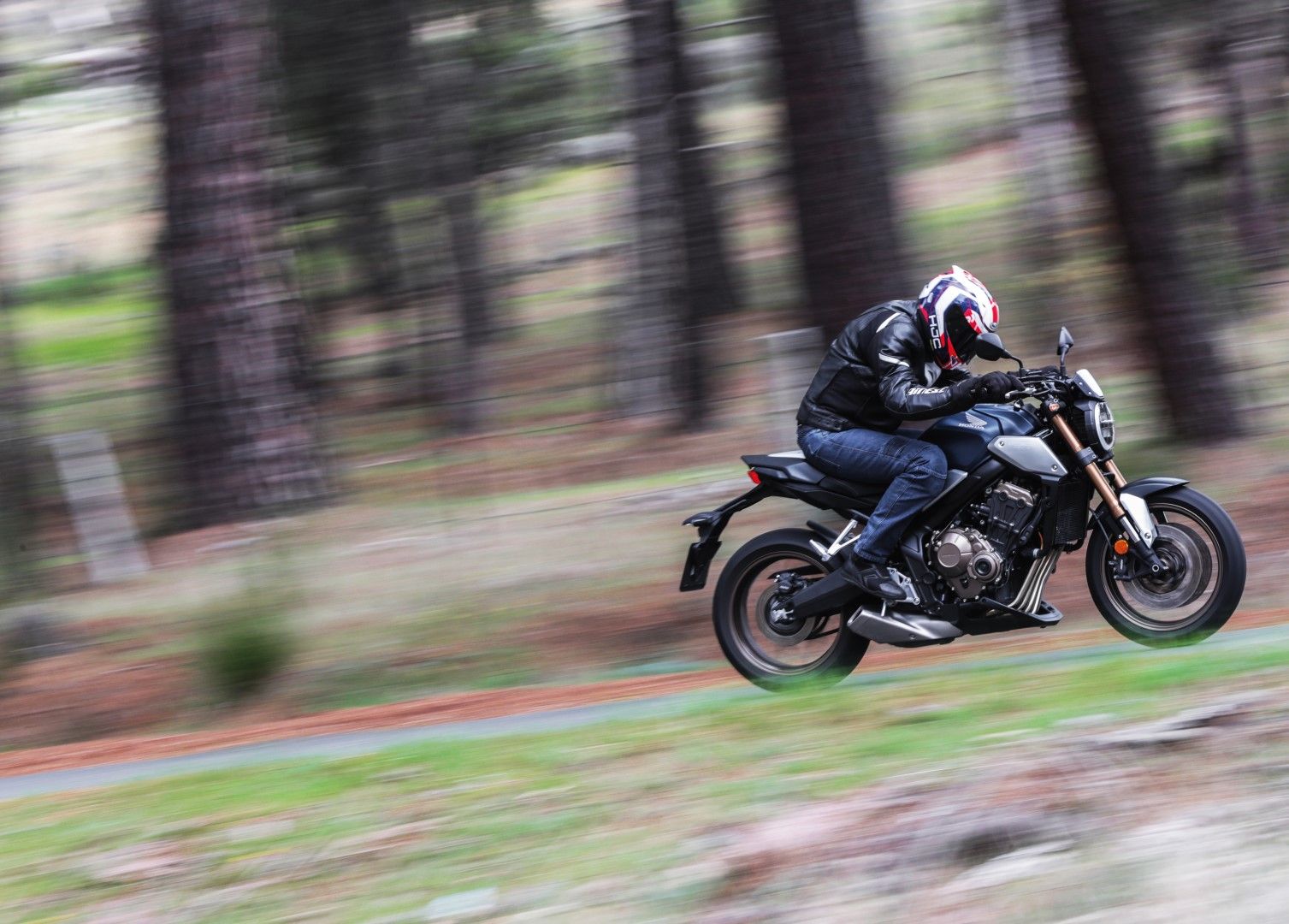 Honda CB650R, superprueba, fotos y ficha técnica