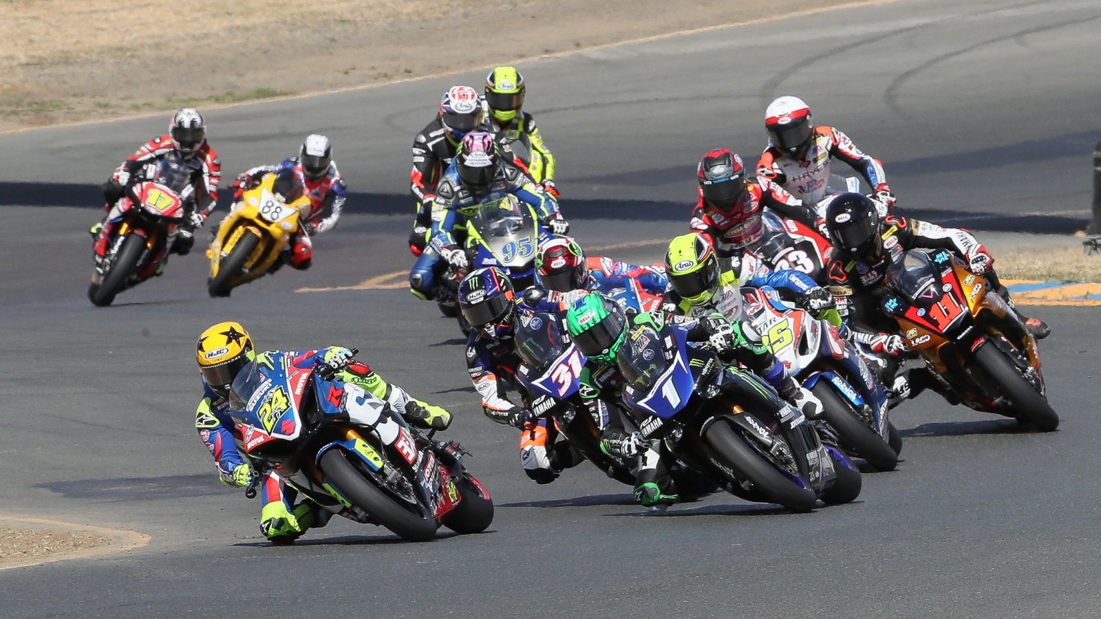 Toni Elías lidera la primera manga en Sonoma (Fotos: MotoAmerica / Suzuki / IDM / ARRC / Red Bull).