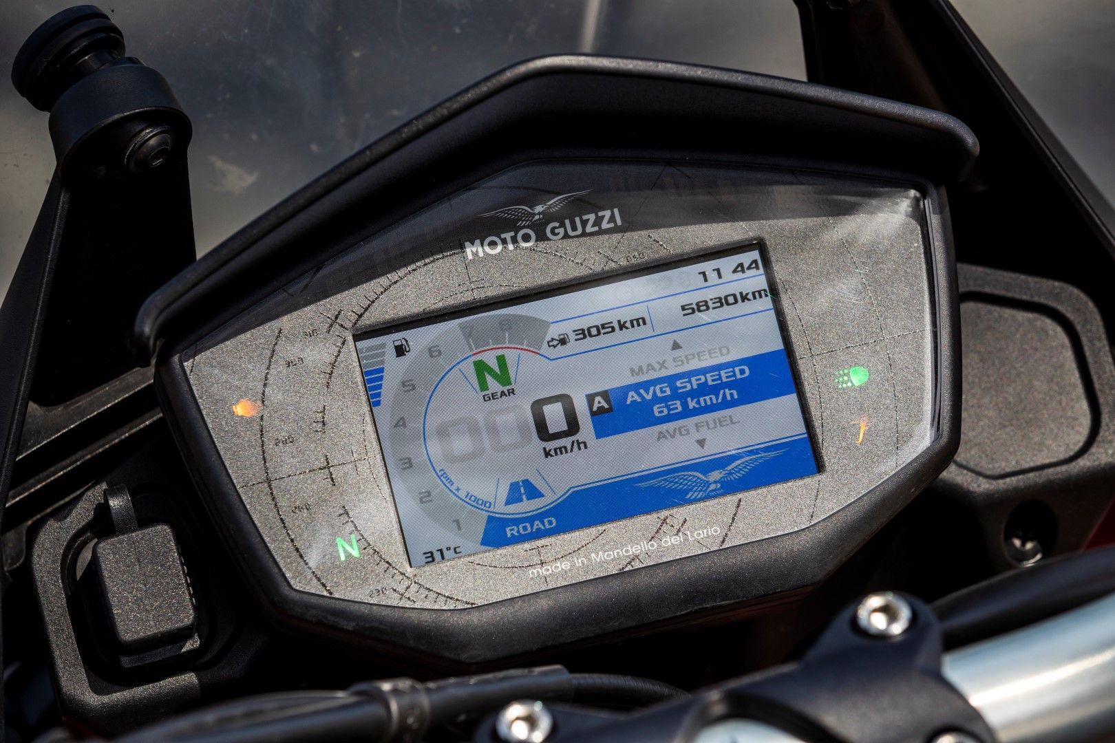 Cuerpo a cuerpo Moto Guzzi V85TT - Triumph Street Scrambler