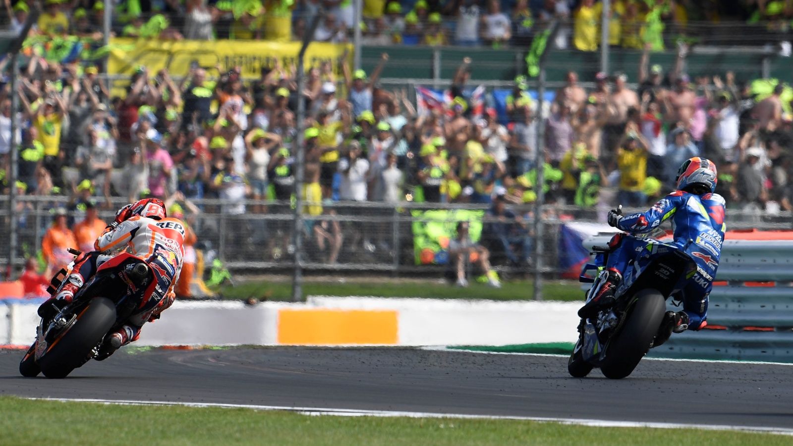 Álex Rins vs Marc Márquez, Silverstone 2019