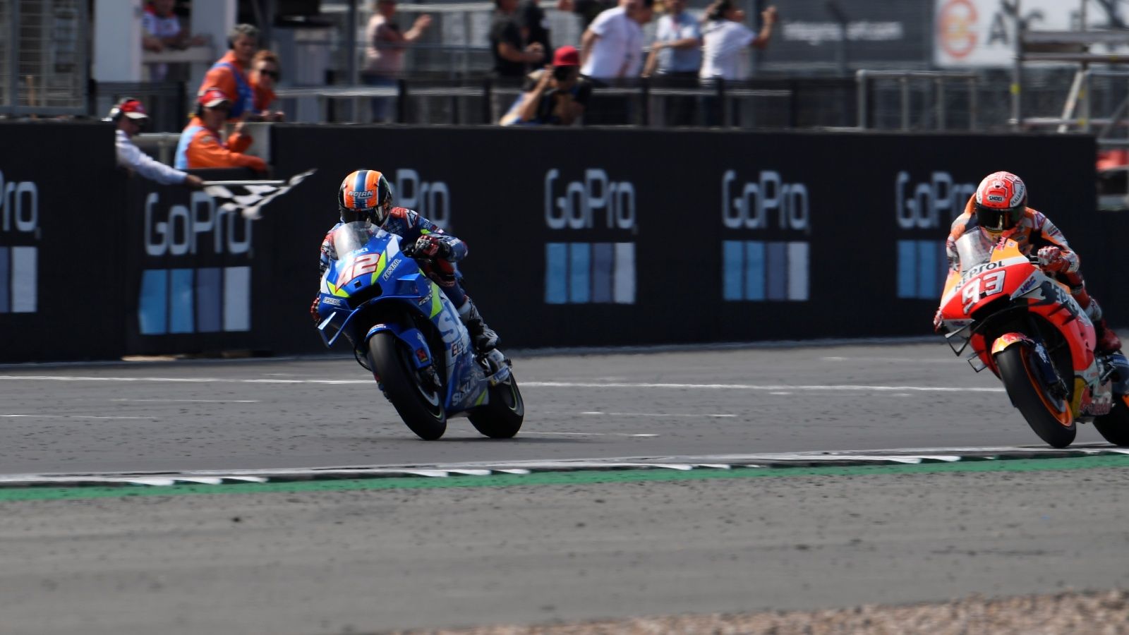 Álex Rins vs Marc Márquez, Silverstone 2019