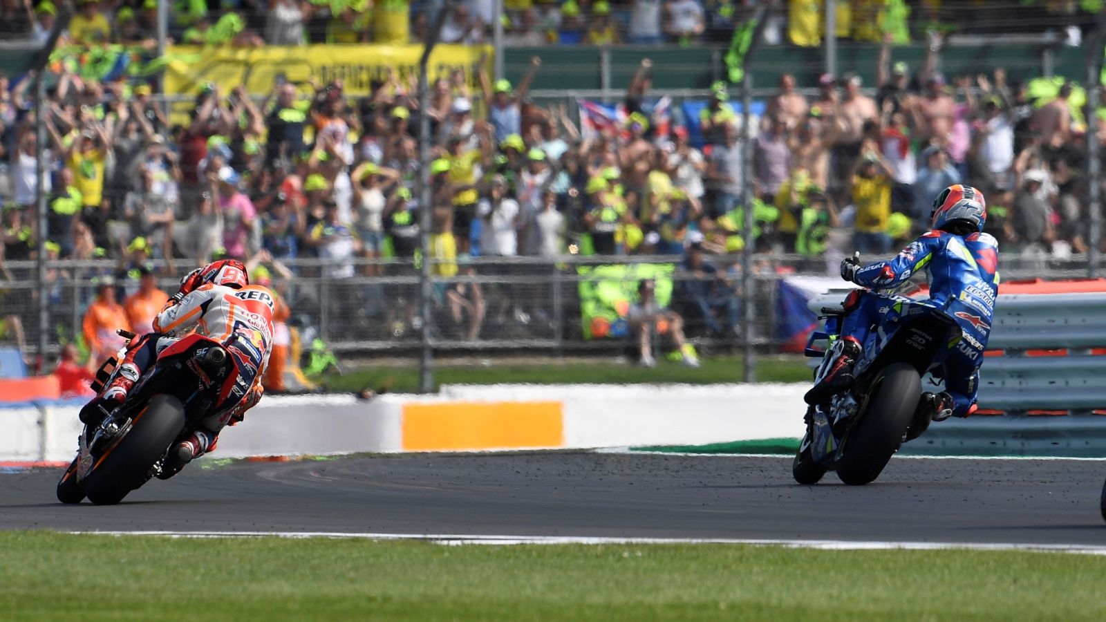 Álex Rins vs Marc Márquez, Silverstone 2019