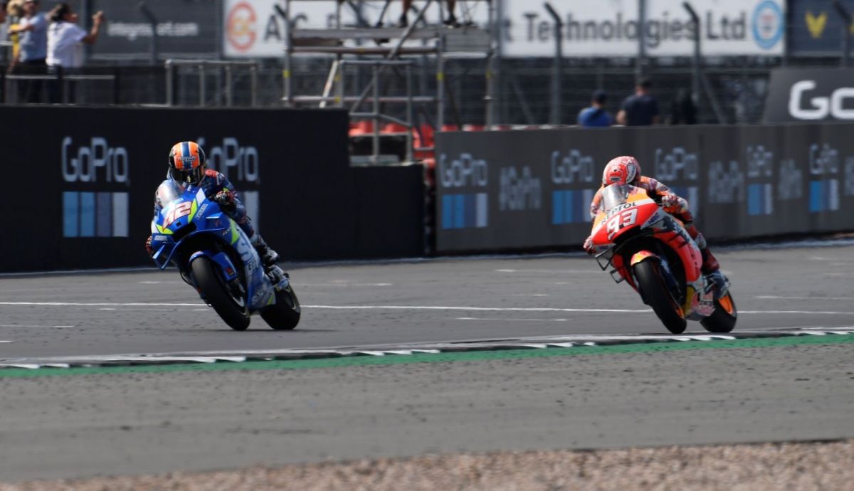 Álex Rins se impone a Marc Márquez por 13 milésimas (Fotos: Gold & Goose). Álex Rins se impone a Marc Márquez por 13 milésimas (Fotos: Gold & Goose).
