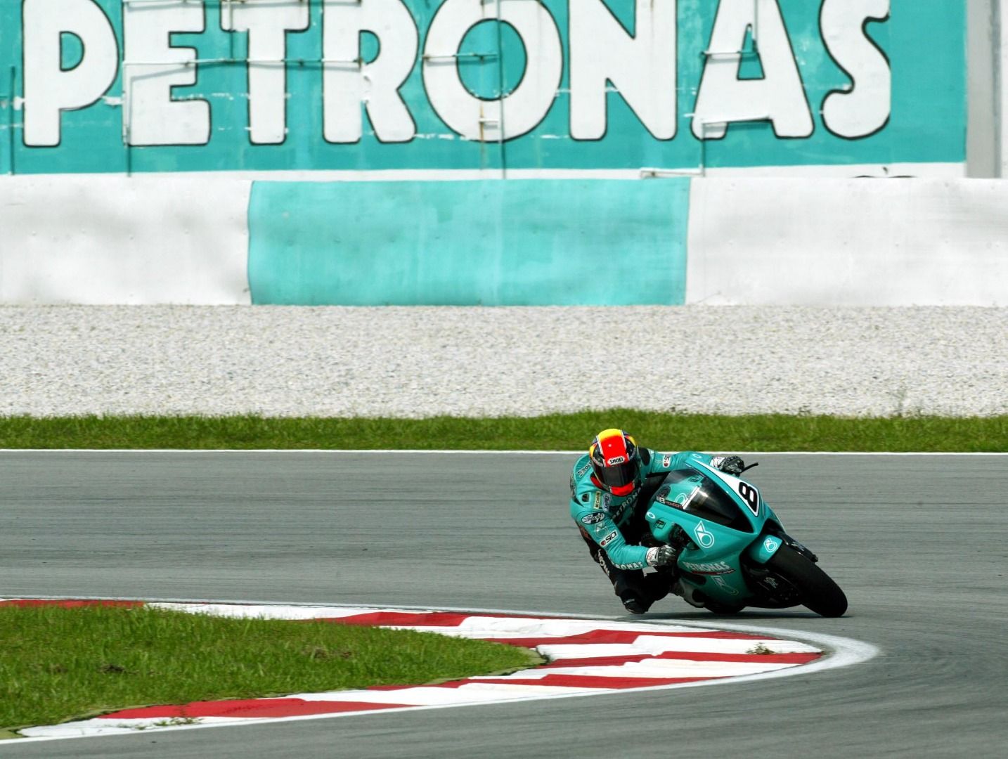 Petronas FP1: una historia de retos, demandas y descubrimientos