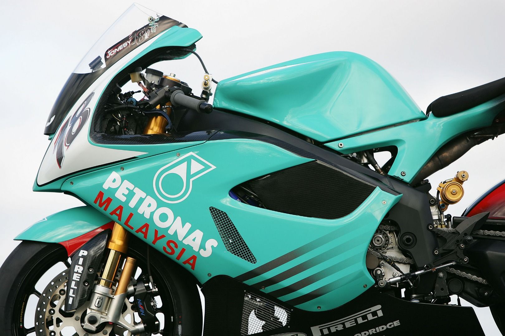 Petronas FP1: una historia de retos, demandas y descubrimientos