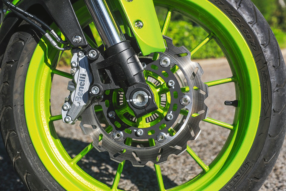 Benelli BN 302 S, prueba