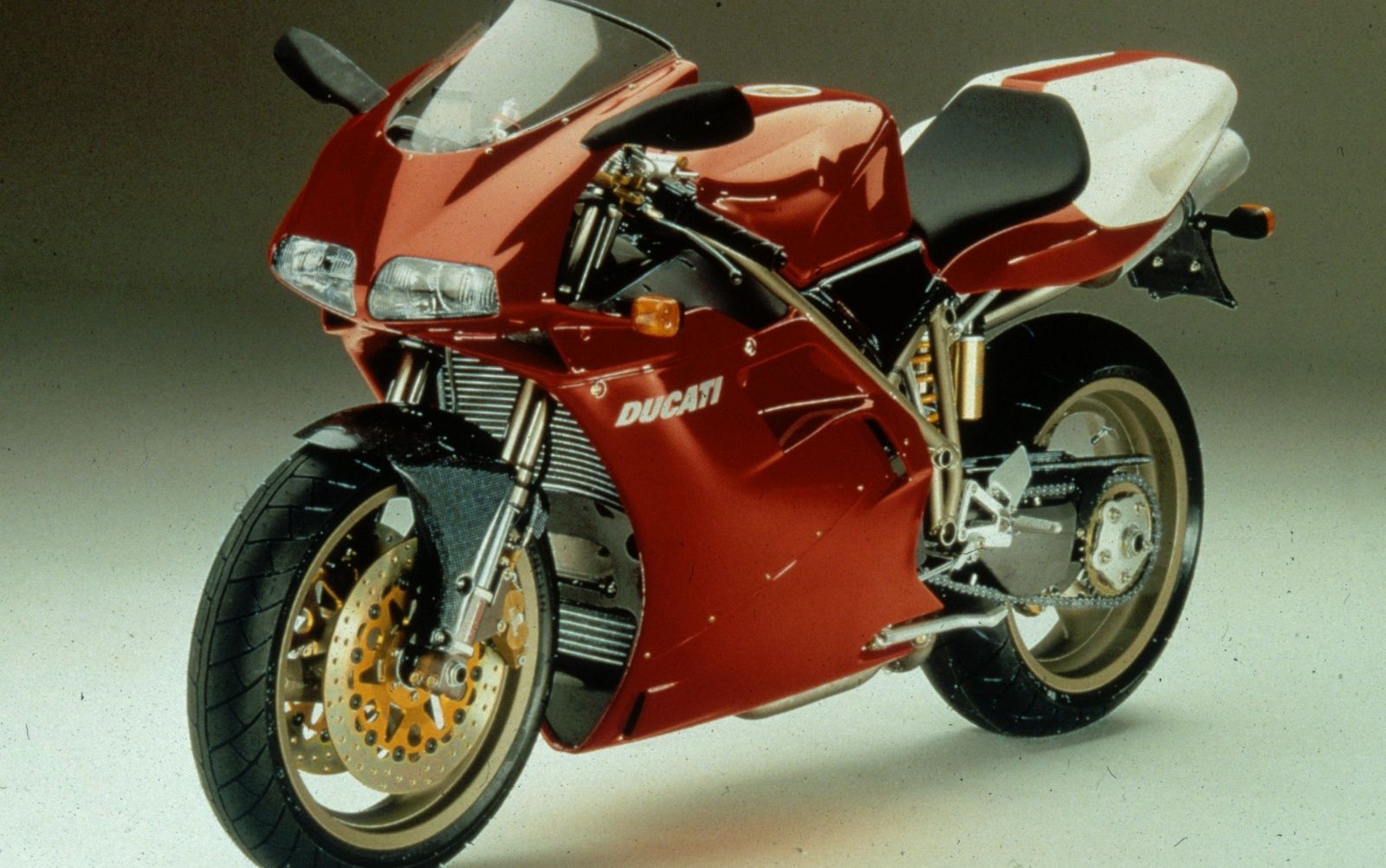 Ducati 916: el mito original y las versiones sucesivas