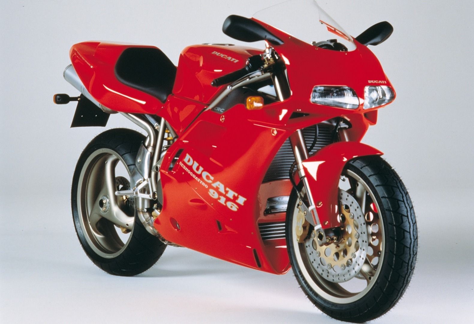Ducati 916: el mito original y las versiones sucesivas
