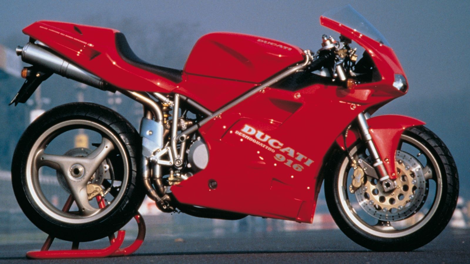 Ducati 916: el mito original y las versiones sucesivas