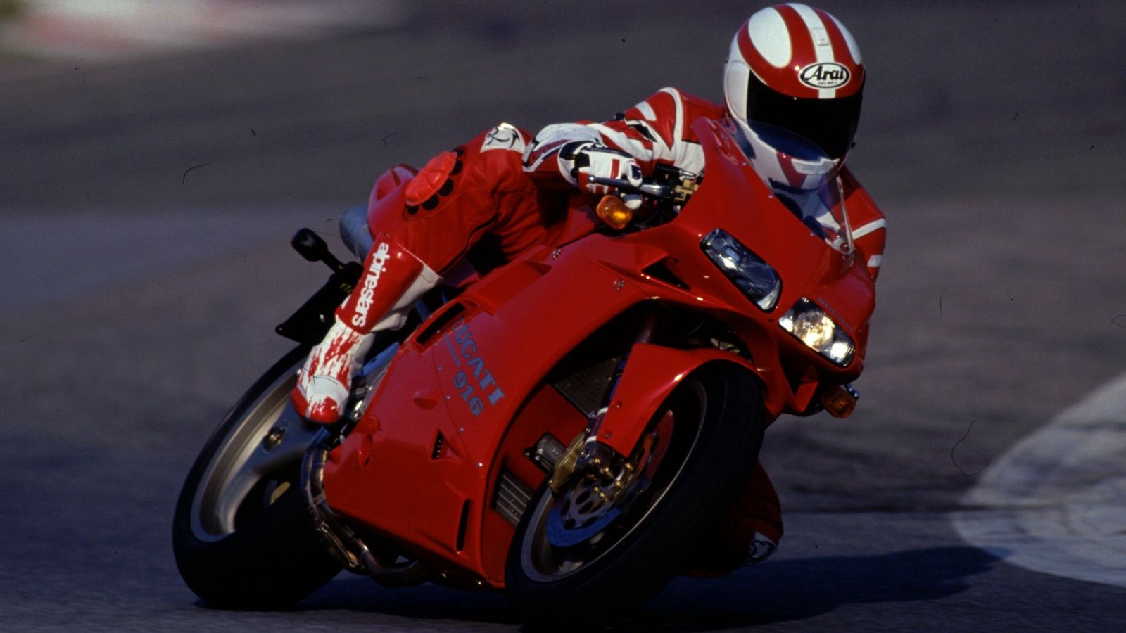 Ducati 916: el mito original y las versiones sucesivas