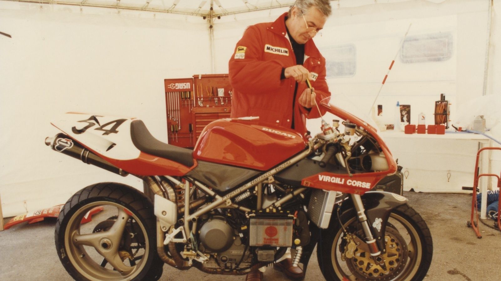 Ducati 916: el mito original y las versiones sucesivas