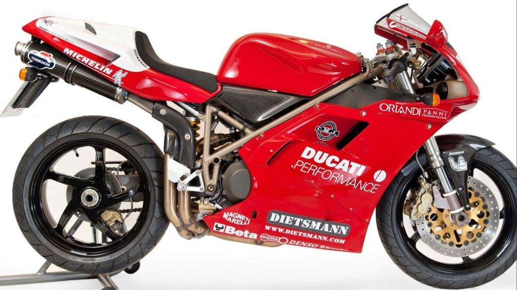 Ducati 916: el mito original y las versiones sucesivas