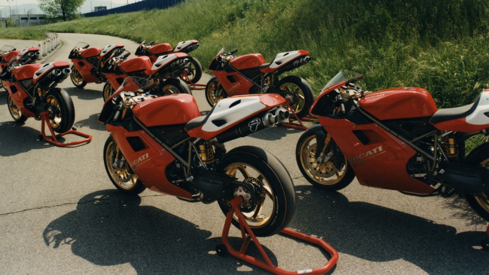 Ducati 916: el mito original y las versiones sucesivas