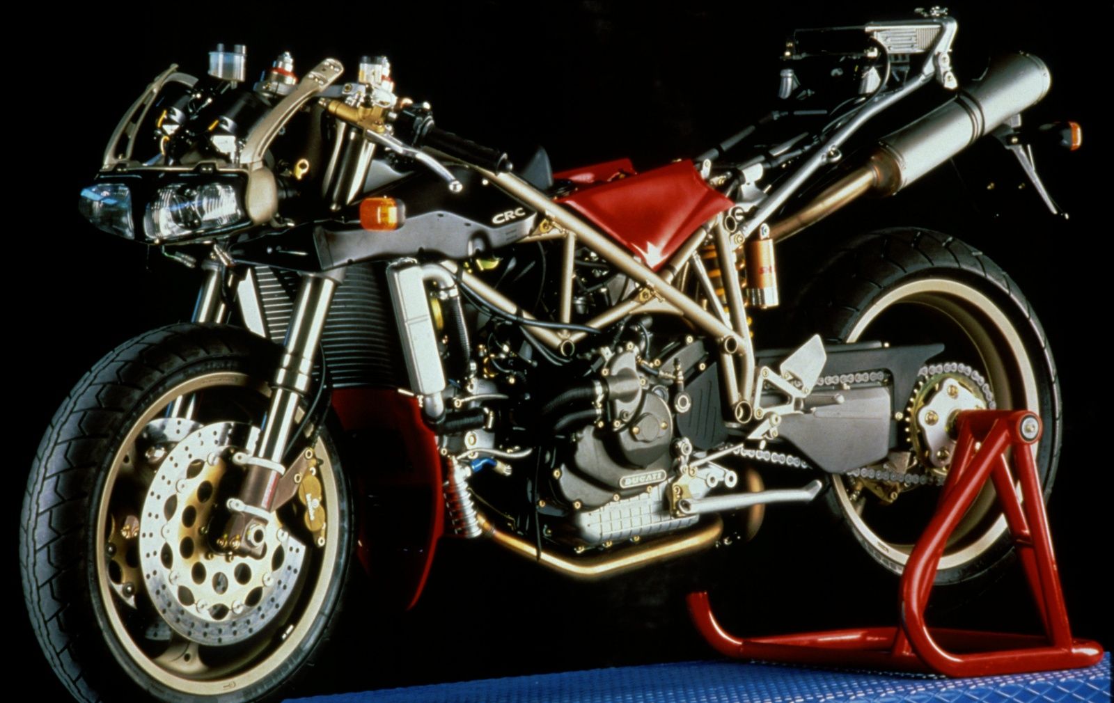 Ducati 916: el mito original y las versiones sucesivas