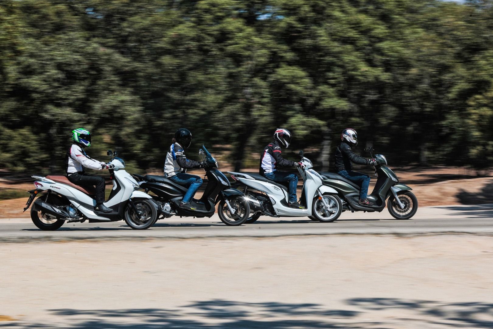 Comparativa Scooters: Honda SH300l vs. Piaggio Beverly 300/350 vs. SYM HD 300