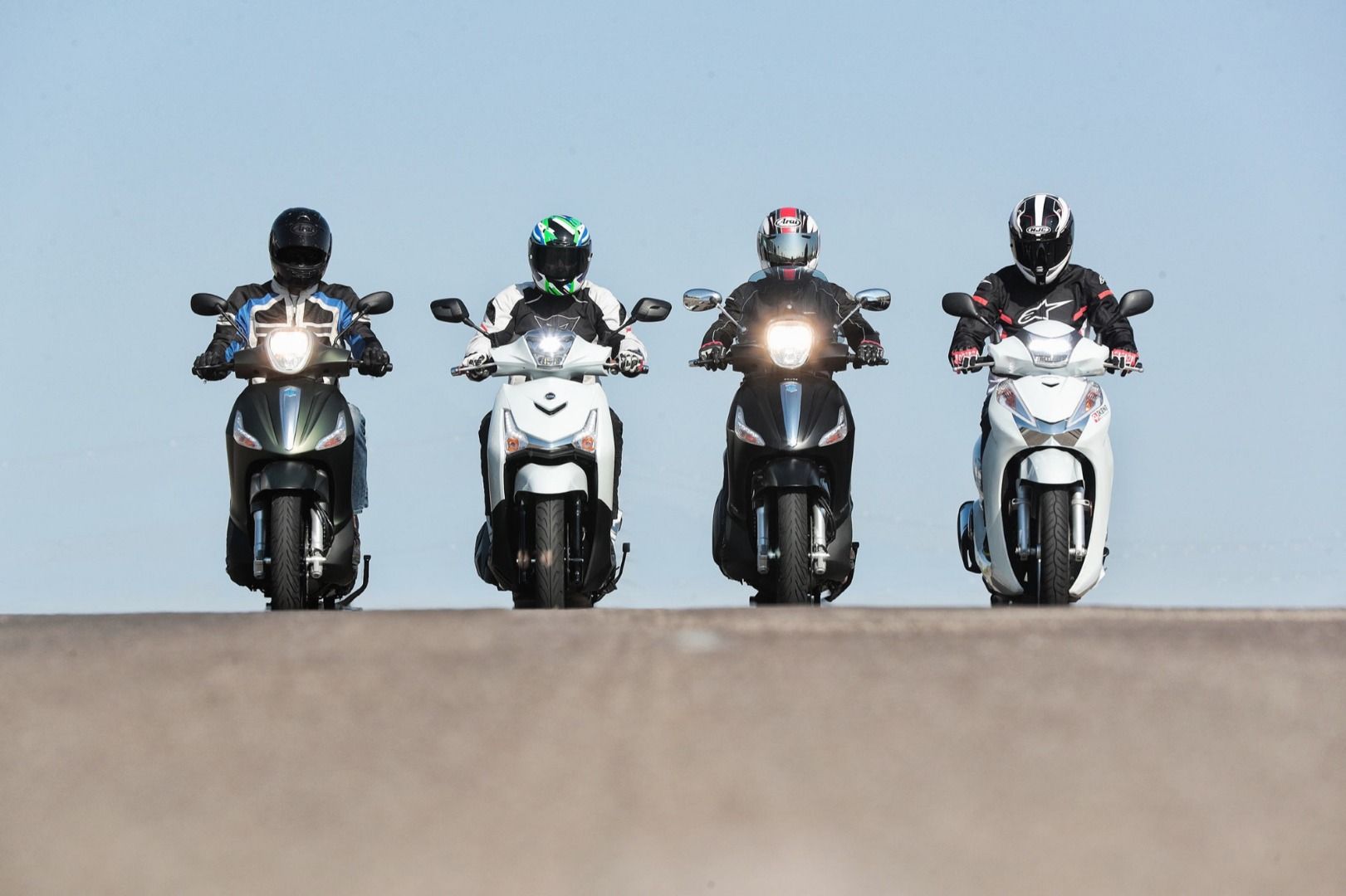 Comparativa Scooters: Honda SH300l vs. Piaggio Beverly 300/350 vs. SYM HD 300
