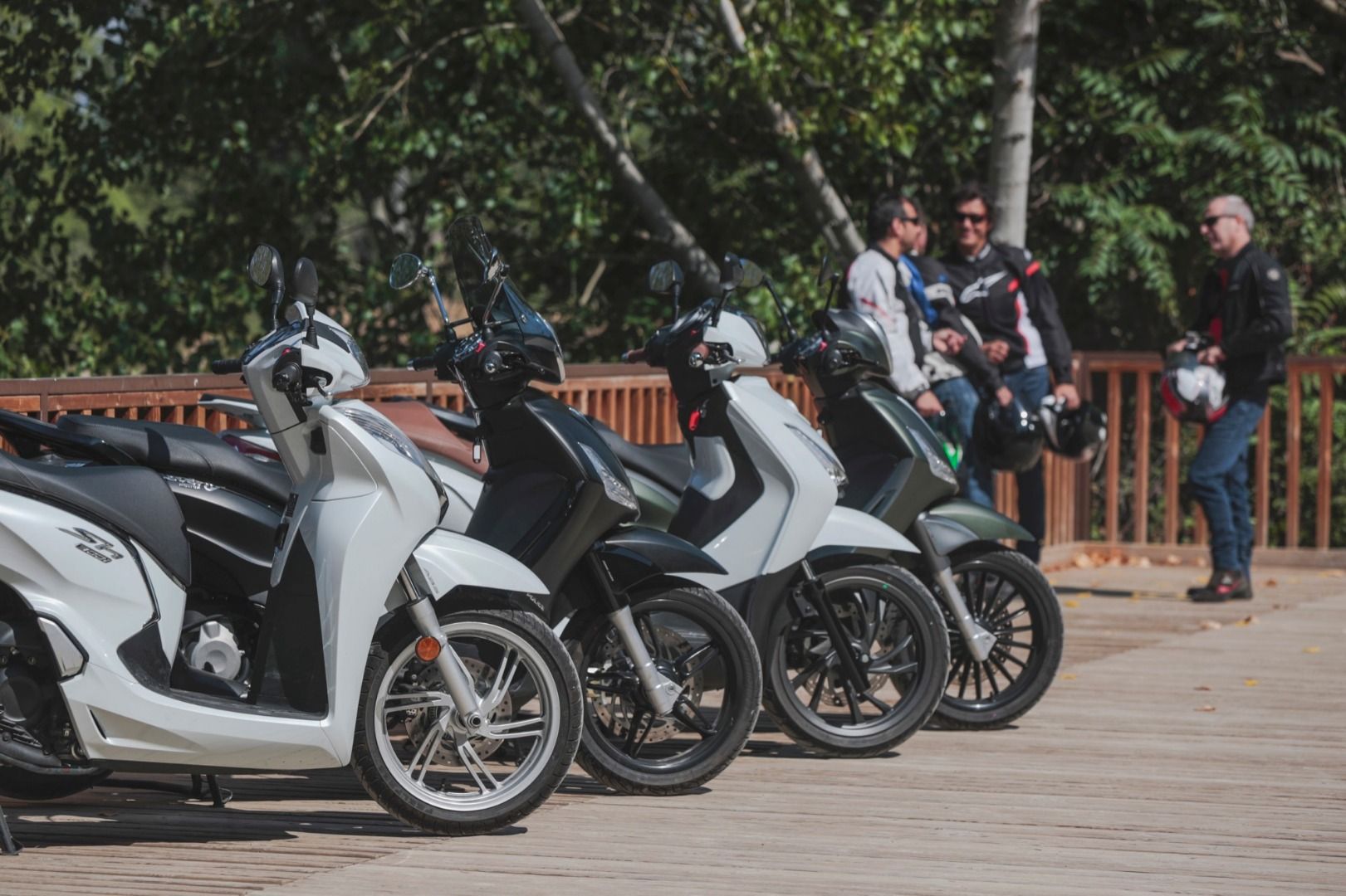 Comparativa Scooters: Honda SH300l vs. Piaggio Beverly 300/350 vs. SYM HD 300