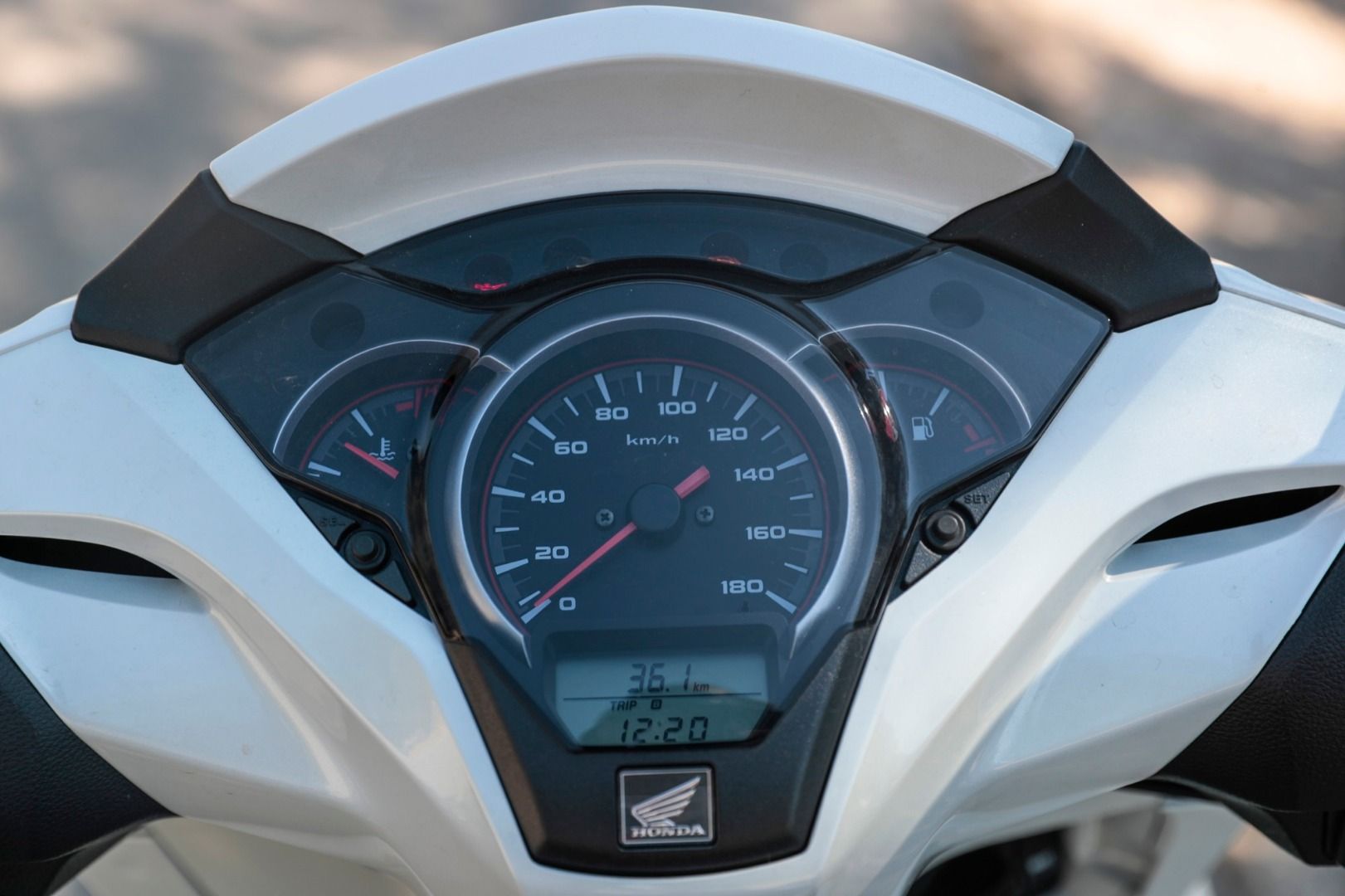 Comparativa Scooters: Honda SH300l vs. Piaggio Beverly 300/350 vs. SYM HD 300