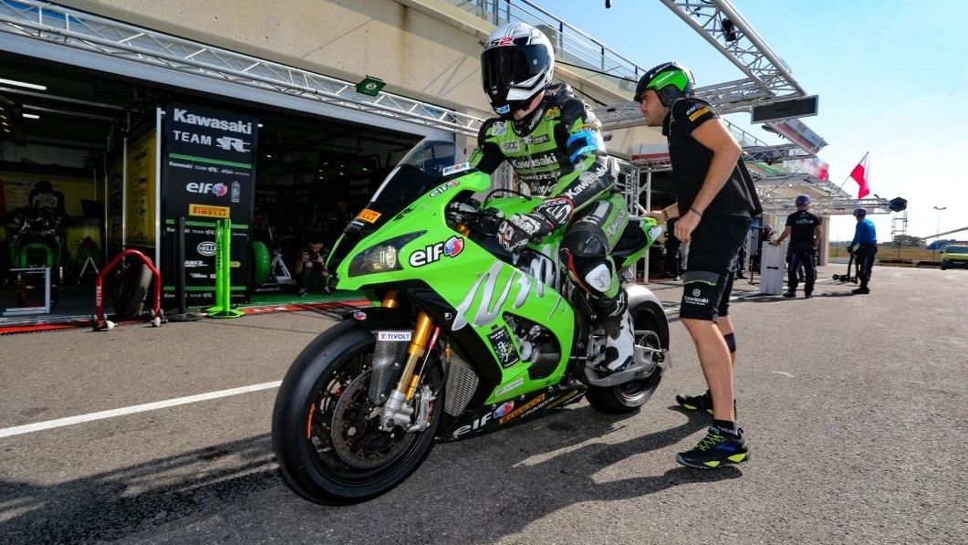El SRC Kawasaki de David Checa llevará el 1 (Fotos: EWC / Suzuki).