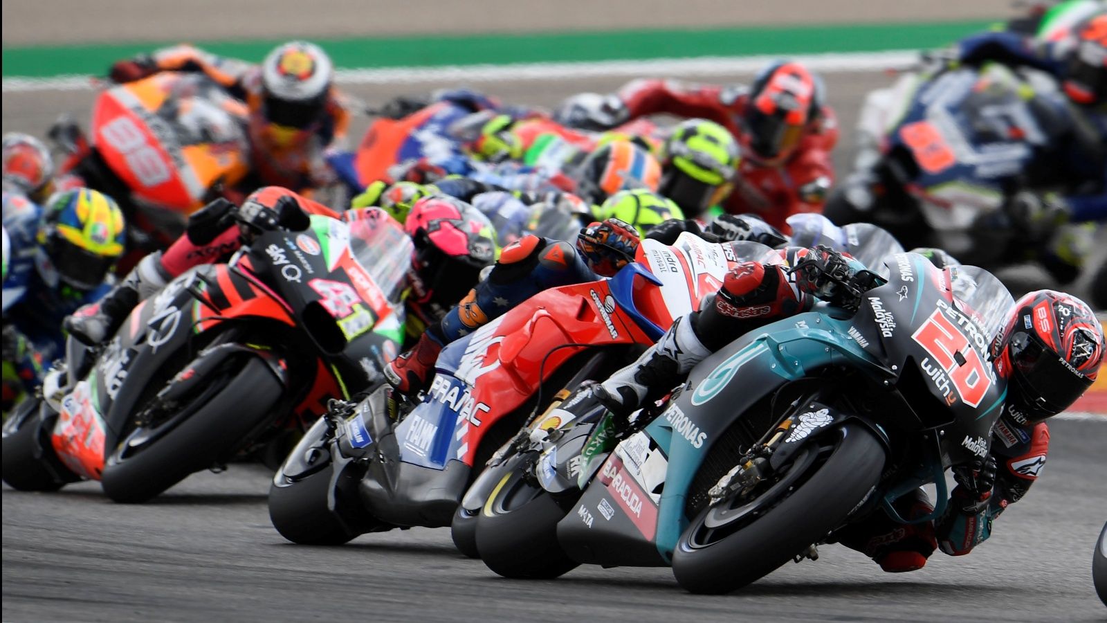 Fabio Quartararo, líder de MotoGP 2020, durante la carrera de Motorland Aragón en 2019.