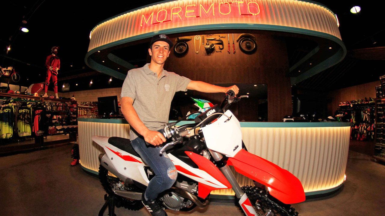 Doble curso de enduro y motocross Moremoto con Mario Román e Iker Larrañaga