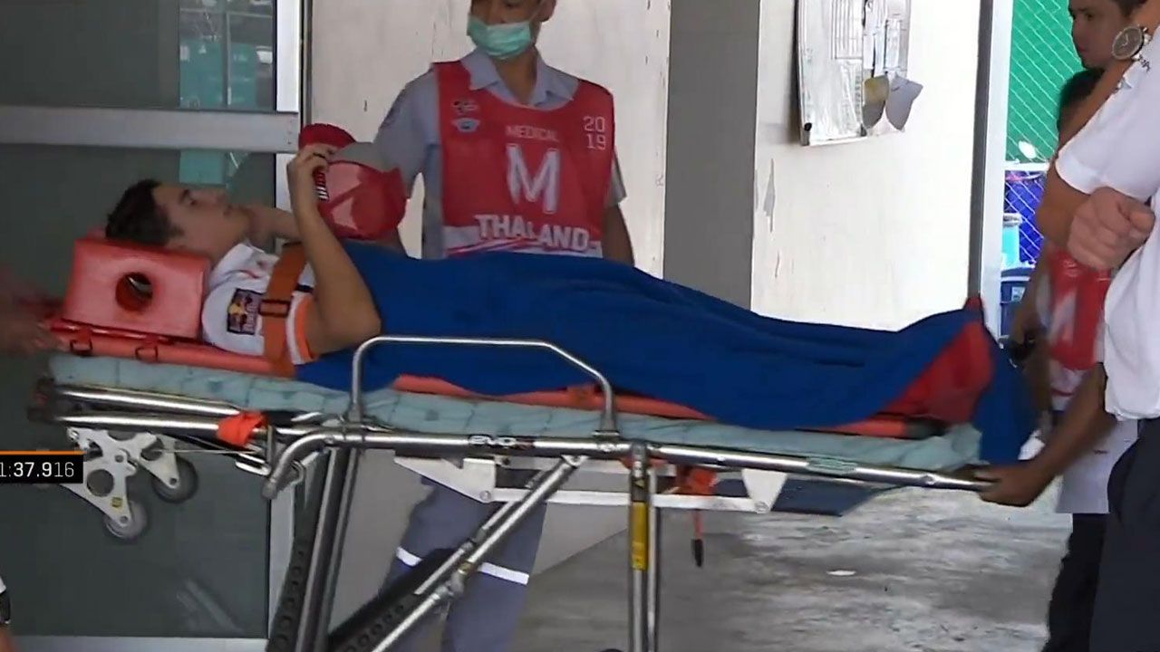 Marc Márquez es evacuado a un hospital tras una dura caída