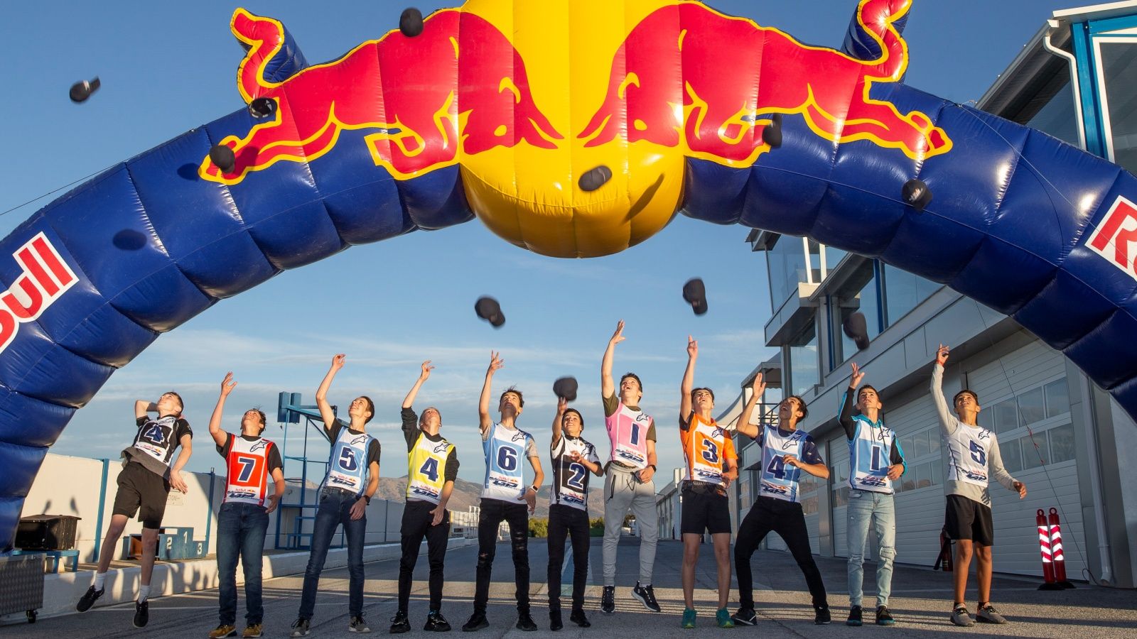 Izan Guevara, Dani Holgado, Alex Millán, Dani Muñoz y David Muñoz a la Red Bull Rookies Cup 2020