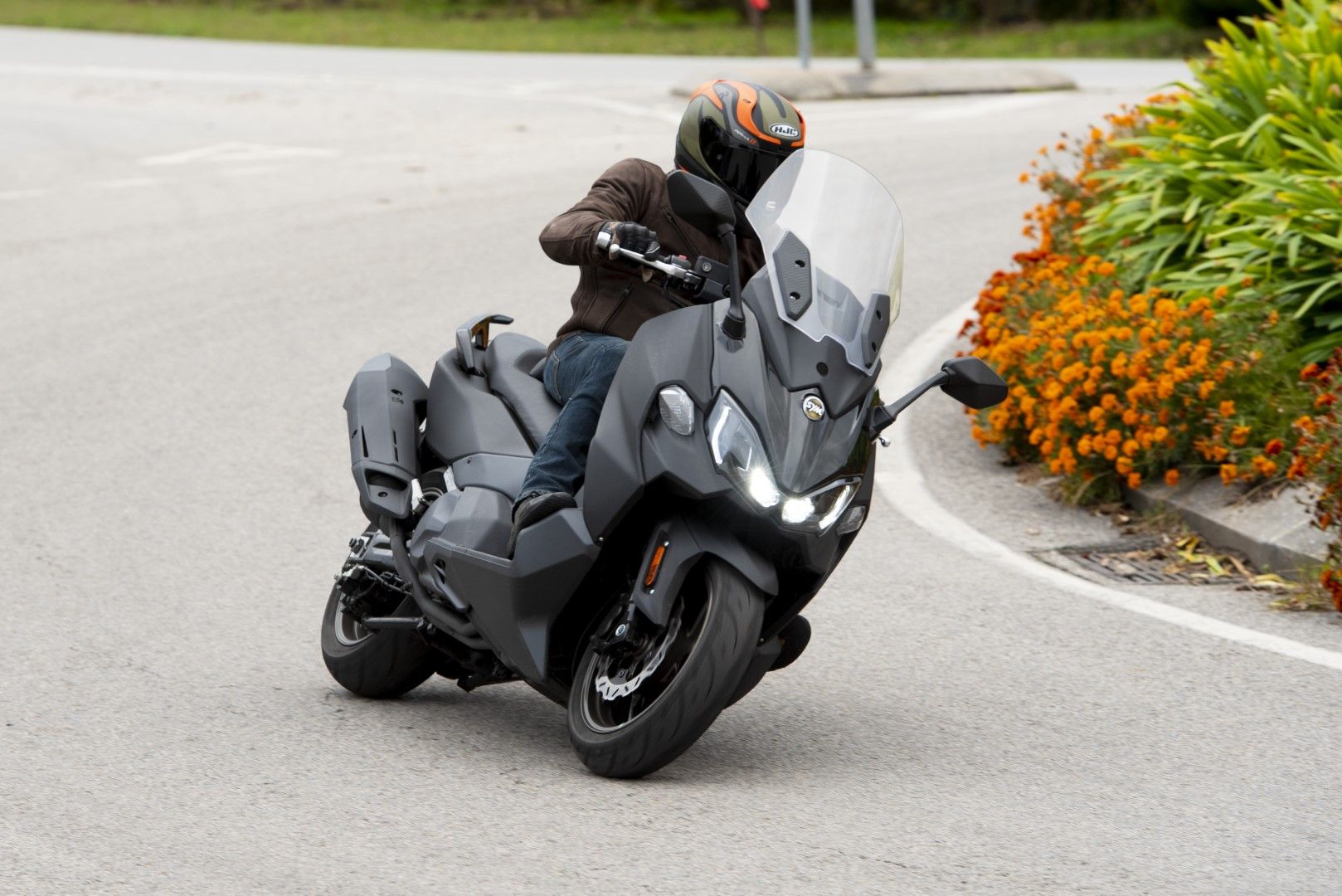 SYM MaxSym TL 2019. Fotos