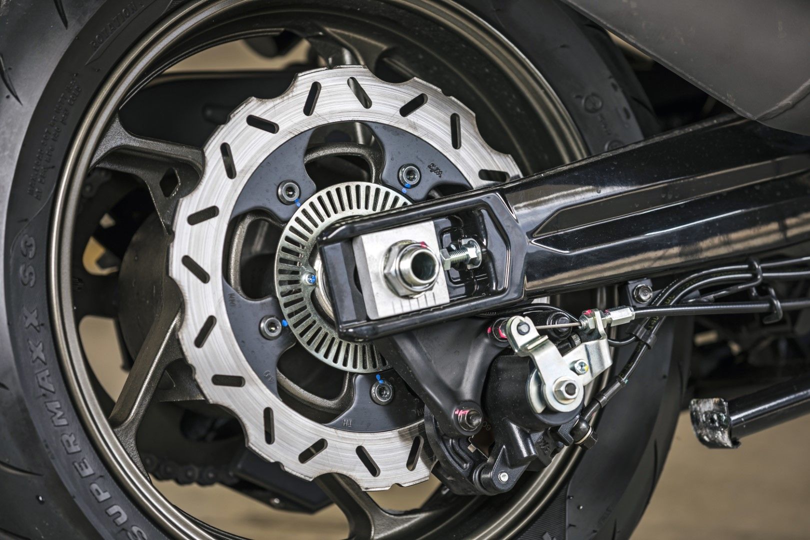 SYM MaxSym TL 2019. Fotos