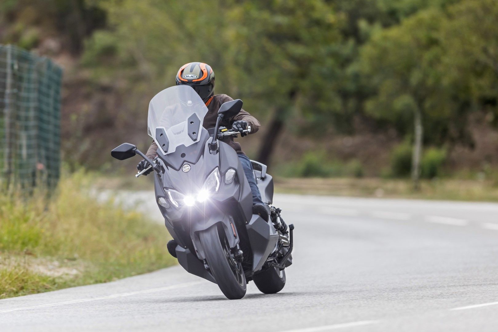 SYM MaxSym TL 2019. Fotos