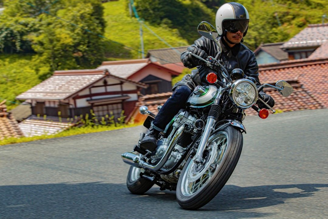 Kawasaki W800 Cafe 2020. Fotos