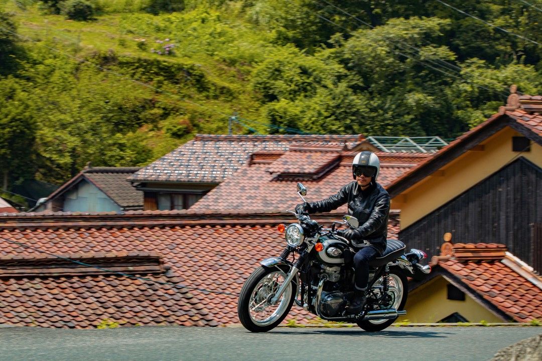 Kawasaki W800 Cafe 2020. Fotos