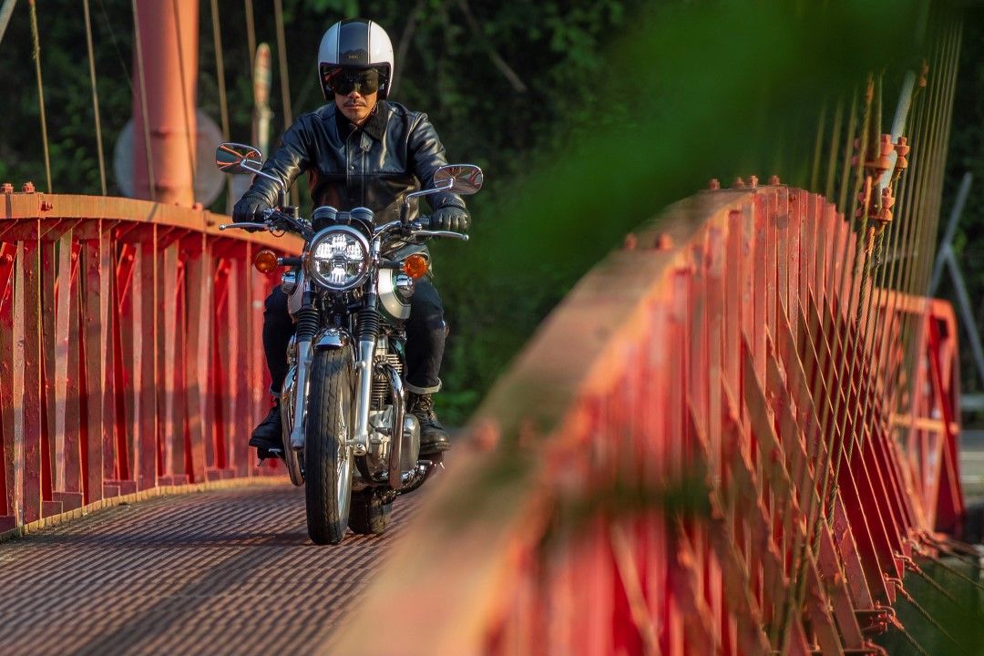 Kawasaki W800 Cafe 2020. Fotos