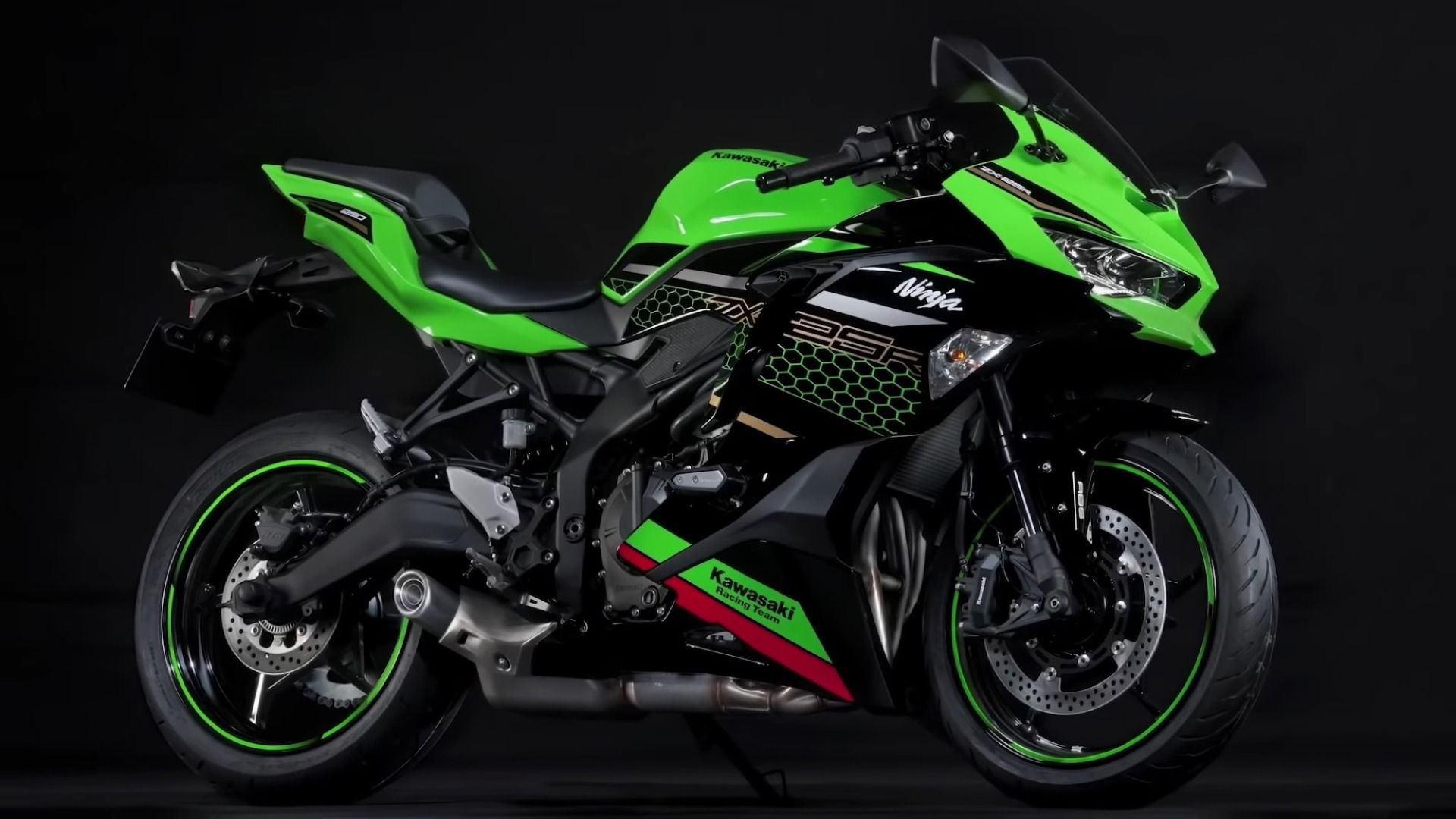 Kawasaki Ninja ZX-25R - fotos de la cuatro cilindros en línea
