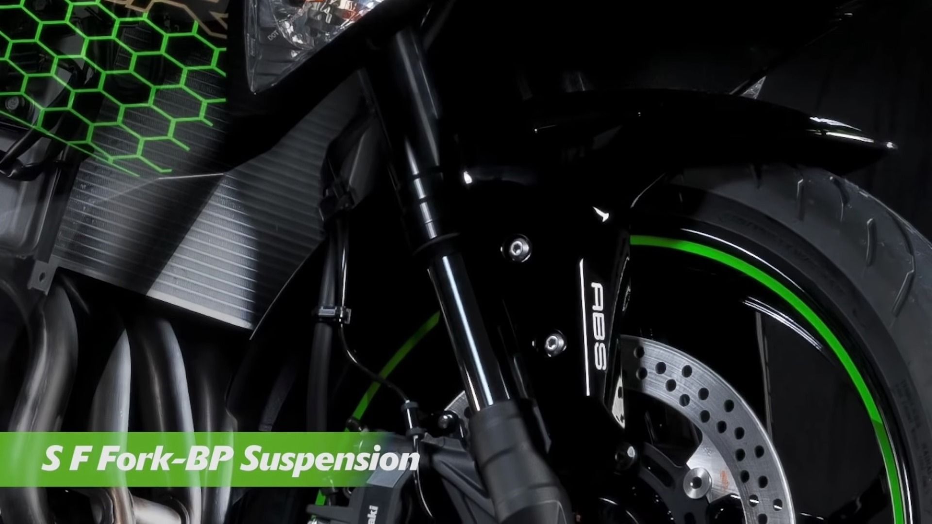 Kawasaki Ninja ZX-25R - fotos de la cuatro cilindros en línea