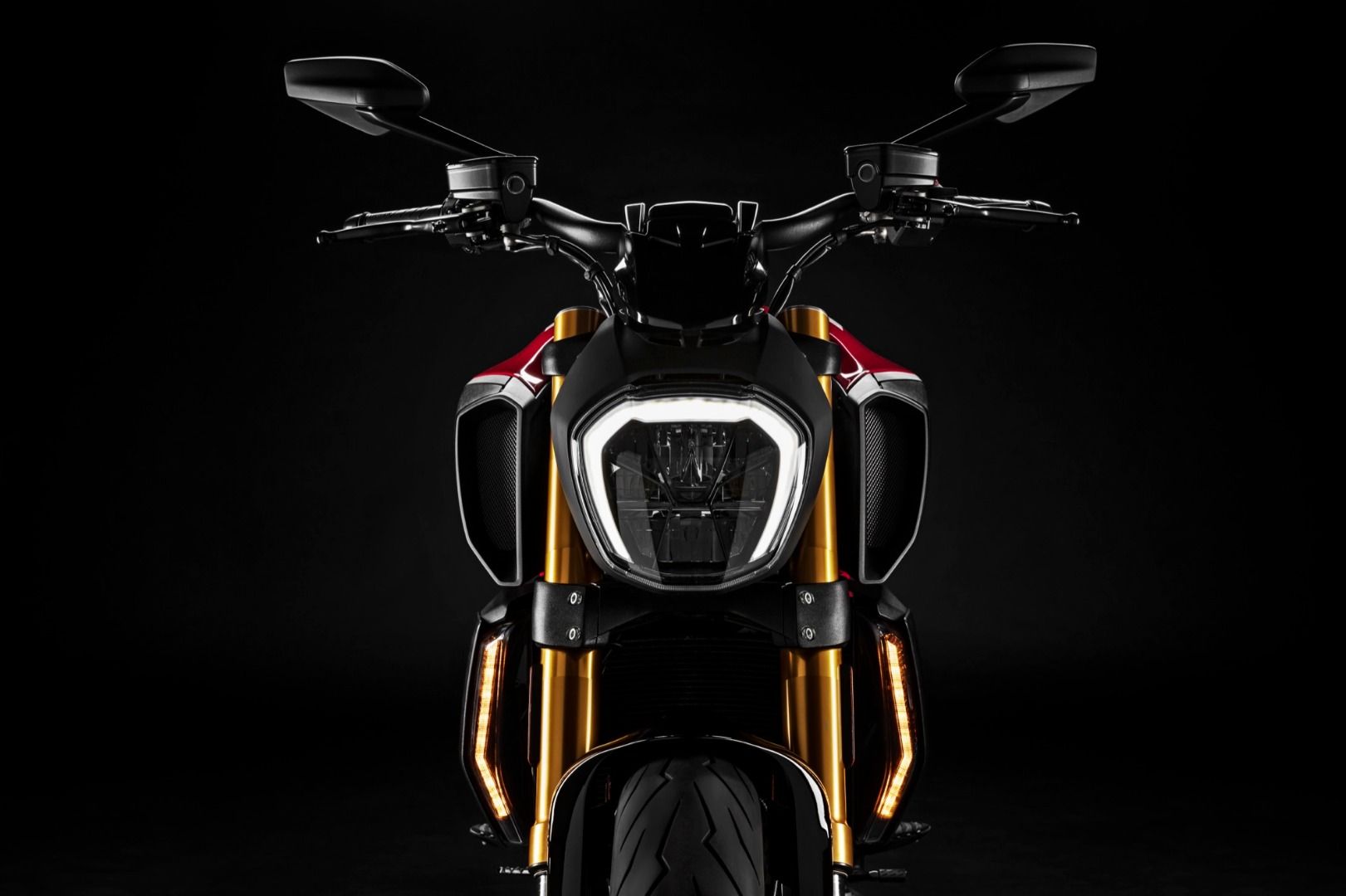 Ducati Diavel 1260 S 2020 - Fotos de la Diavel 2020 en rojo Ducati
