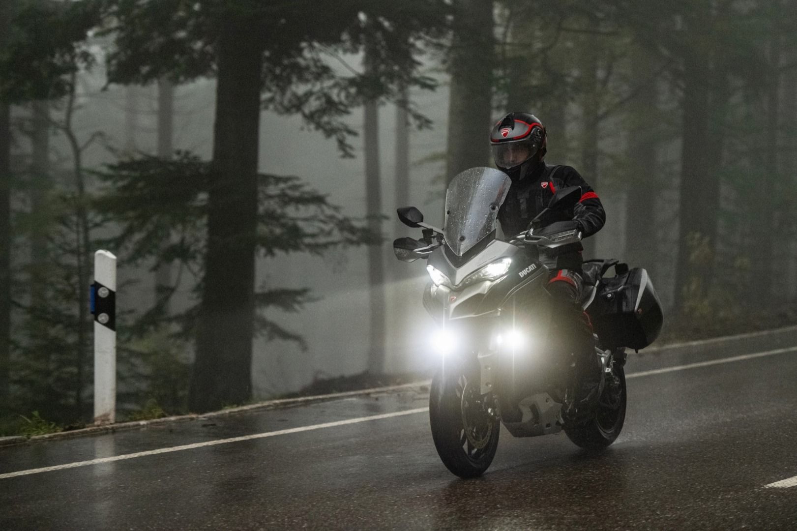 Ducati Multistrada 1260 S Grand Tour, galería de fotos