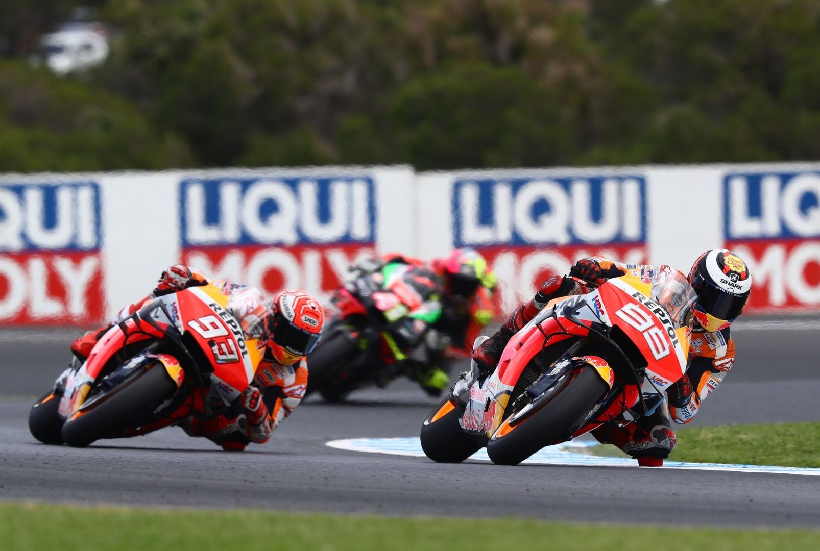 Secuencia del toque entre Marc Márquez y Jorge Lorenzo | FP2 Australia 2019