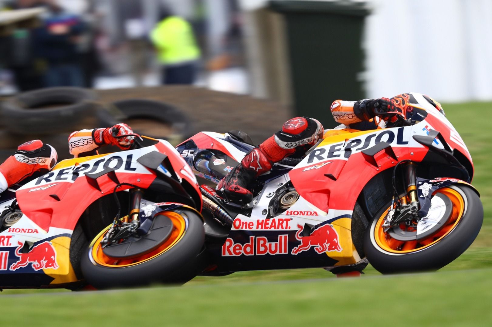 Secuencia del toque entre Marc Márquez y Jorge Lorenzo | FP2 Australia 2019