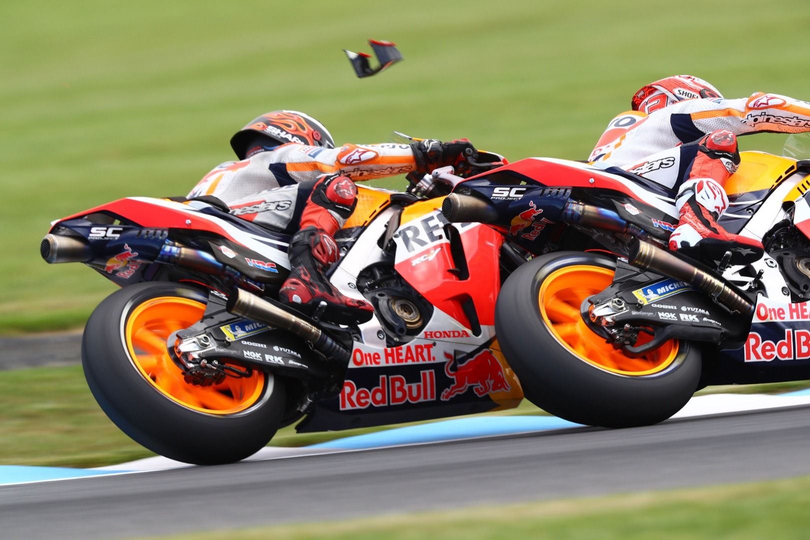 Secuencia del toque entre Marc Márquez y Jorge Lorenzo | FP2 Australia 2019