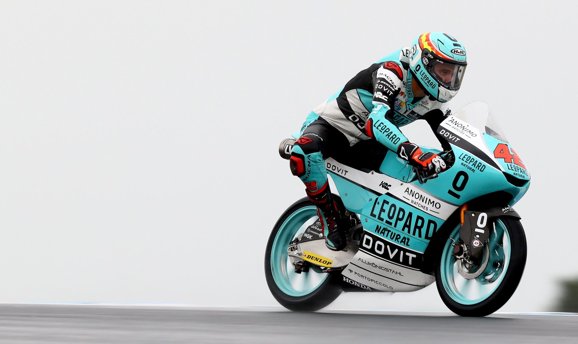 Marcos Ramírez lidera una primera fila española en Moto3