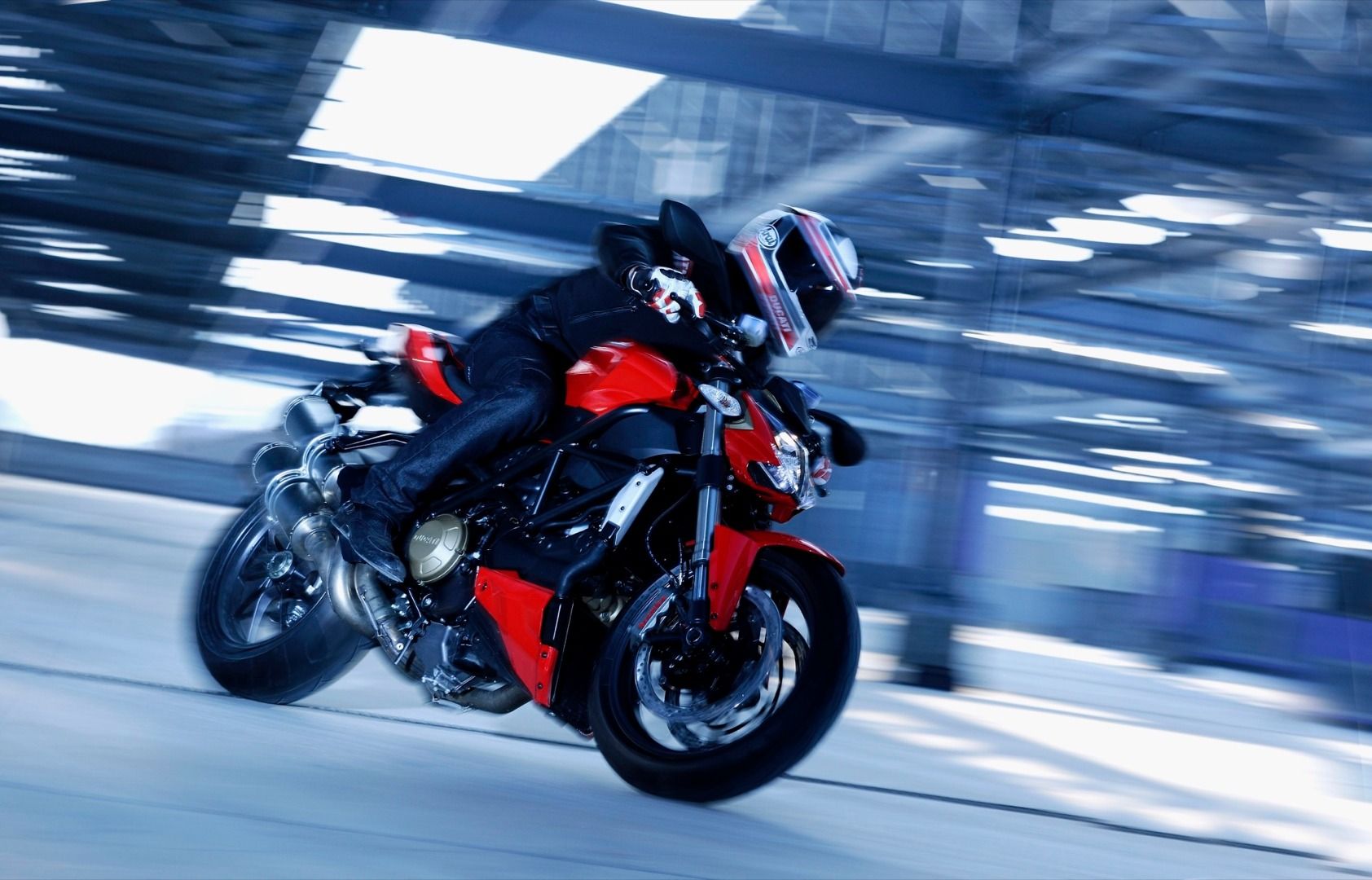 Ducati Streetfighter 2009 vs Ducati Streetfighter V4 2010 | Así ha evolucionado