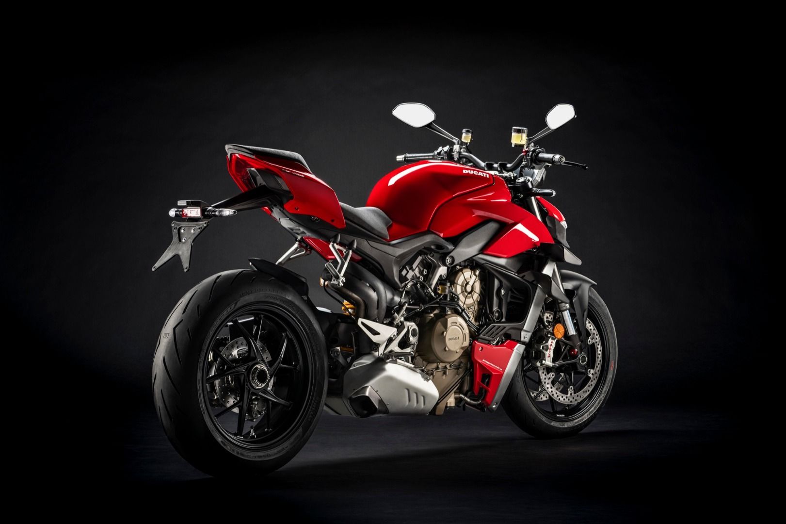 Ducati Streetfighter 2009 vs Ducati Streetfighter V4 2010 | Así ha evolucionado