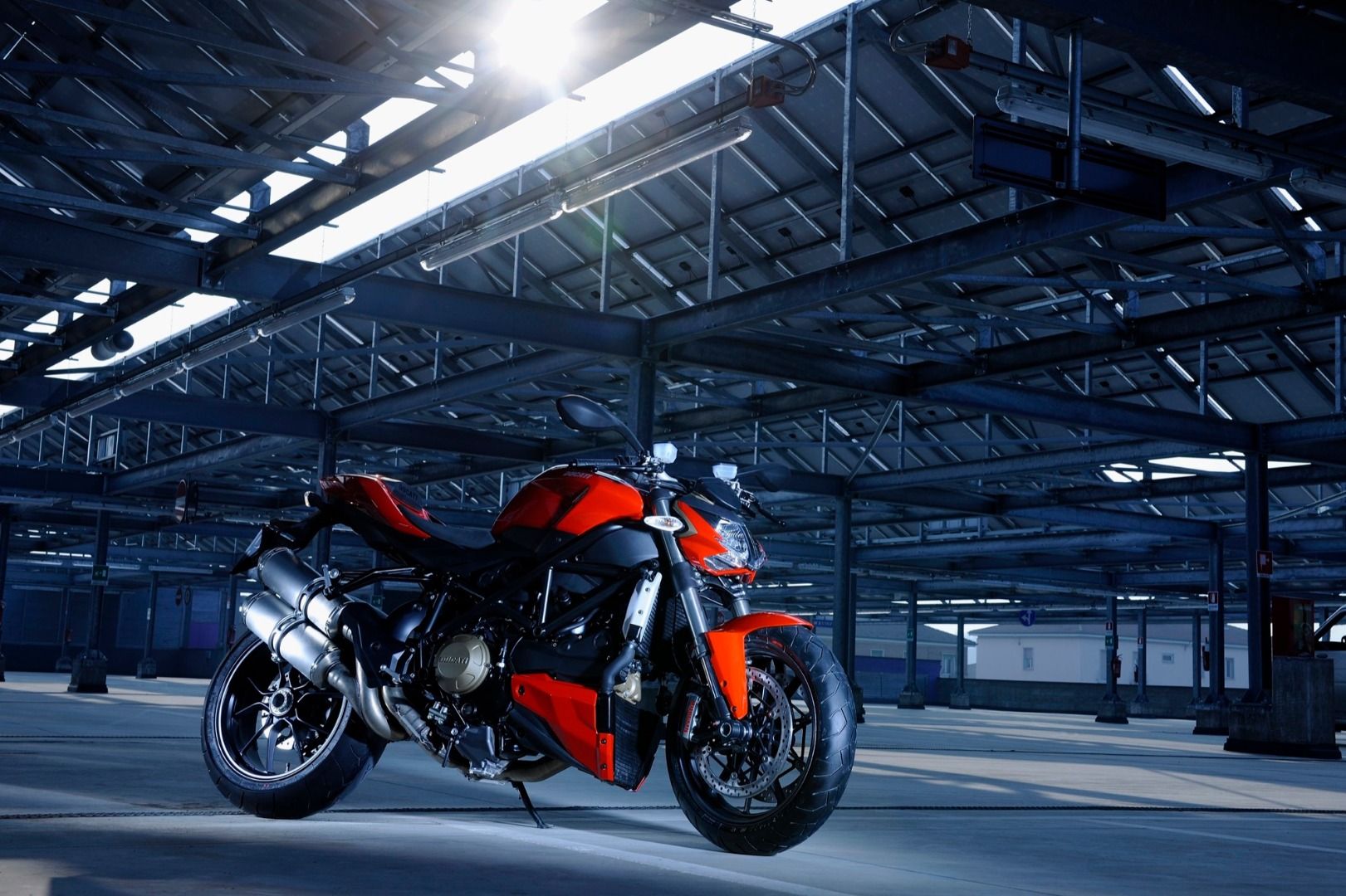 Ducati Streetfighter 2009 vs Ducati Streetfighter V4 2010 | Así ha evolucionado