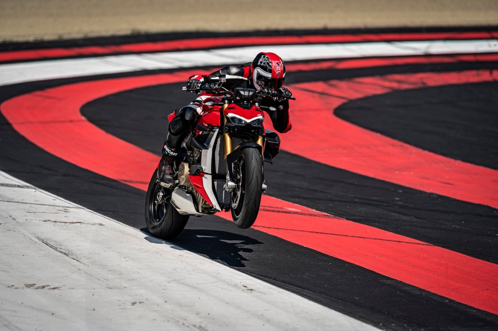 Ducati Streetfighter 2009 vs Ducati Streetfighter V4 2010 | Así ha evolucionado